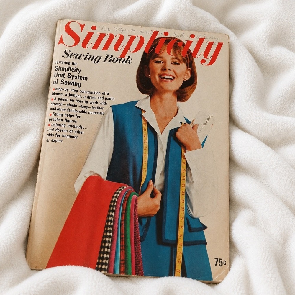 VTG 1965 Simplicity Sewing Book‎ Retro Dressmaking Mod Fashion Beginner Expert